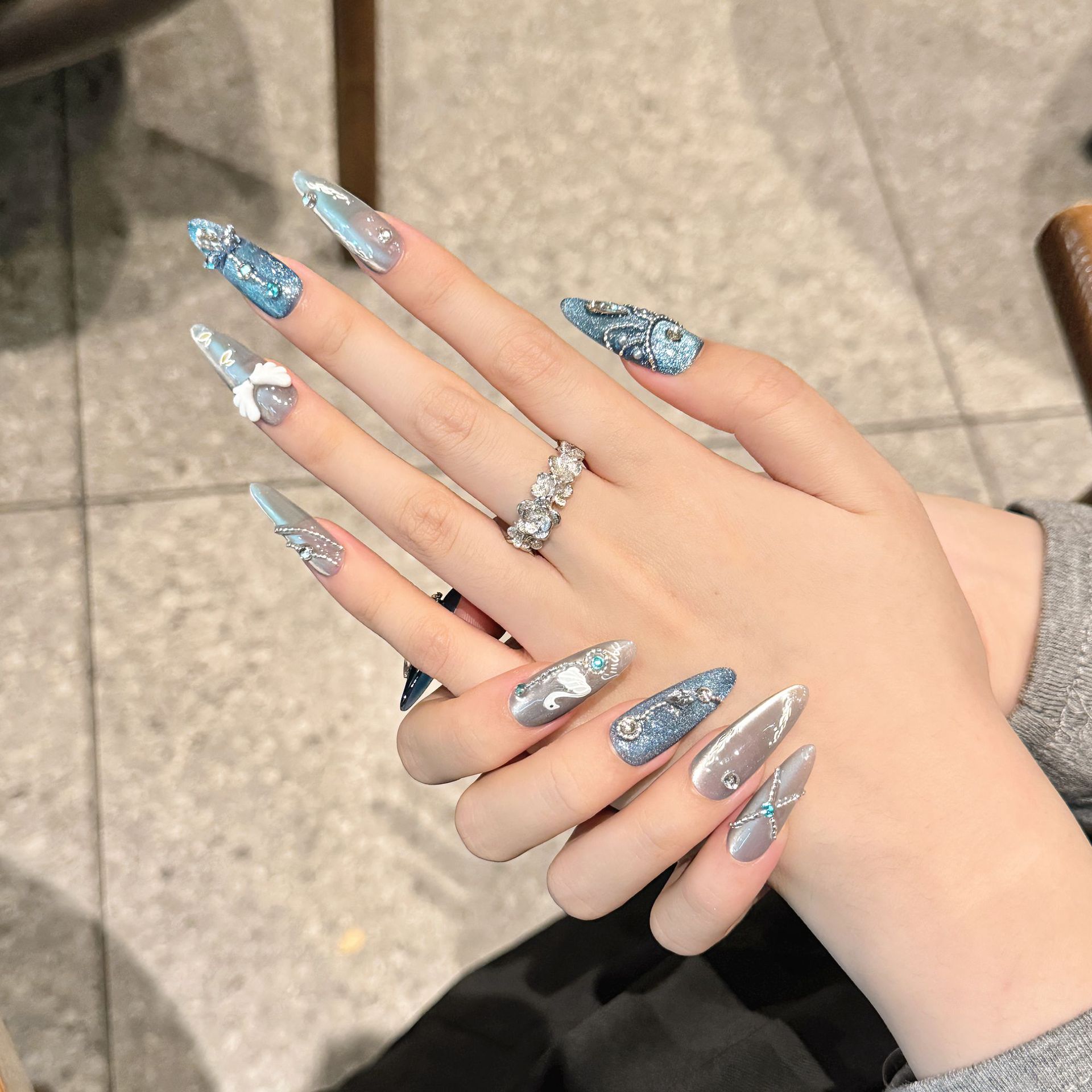 10Pcs 화이트 스완 수제 거짓 손톱 반짝이 헤이즈  - Nail Art Glitter 리뷰 및 가격
