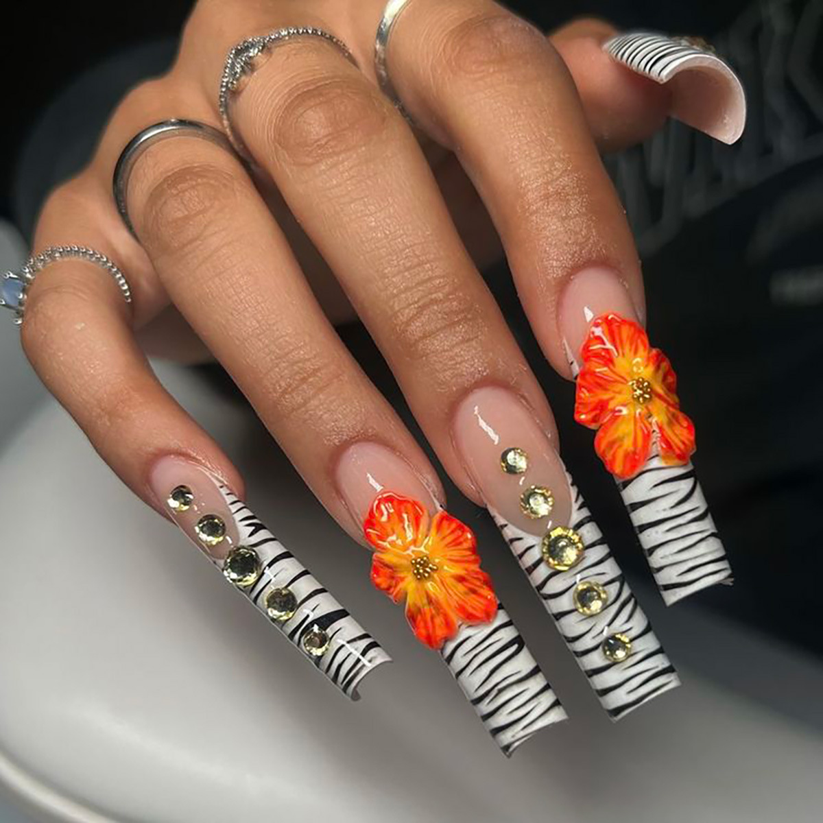 24개 롱 코핀 펜타그램 라인스톤 지브라 스트라이프 발 - Nail Art Glitter 리뷰 및 가격